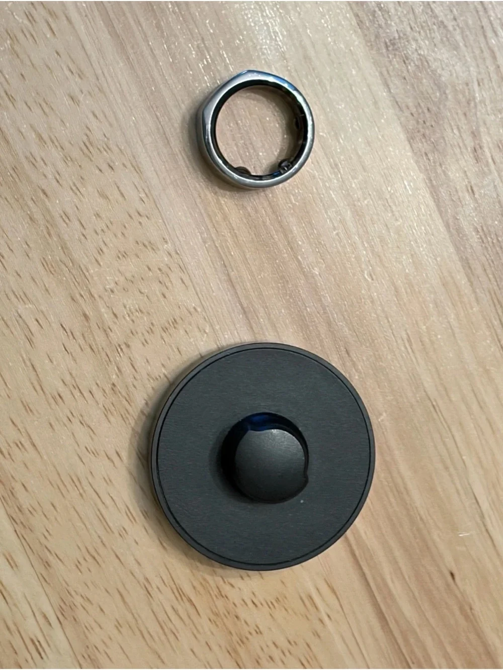 Oura ring Gen 3 size 8 silver, w/ charger and box